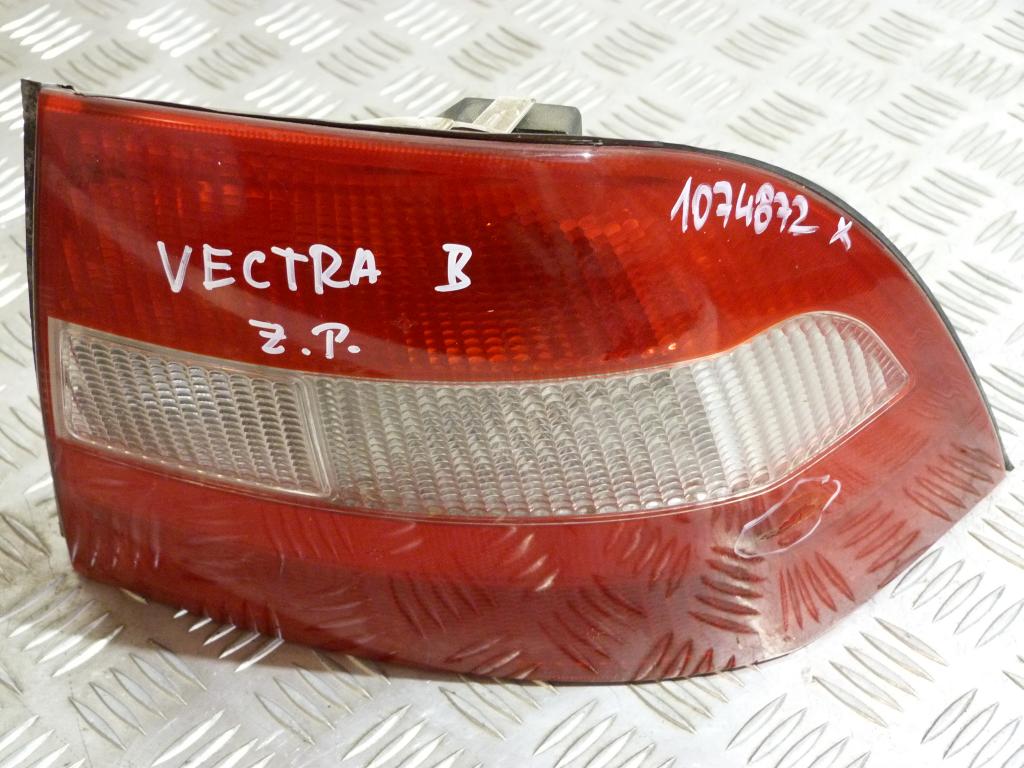 Svetlo zadné pravé Opel Vectra B Sedan/HB r.v.1995-2003 90568049, 37360748 6pin (poškodené)