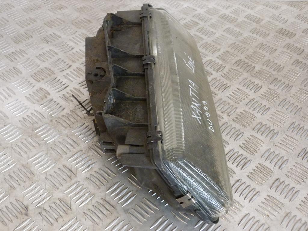 Svetlo predné ľavé Citroen Xantia r.v. 1993-1998 (poškodený 1 úchyt)