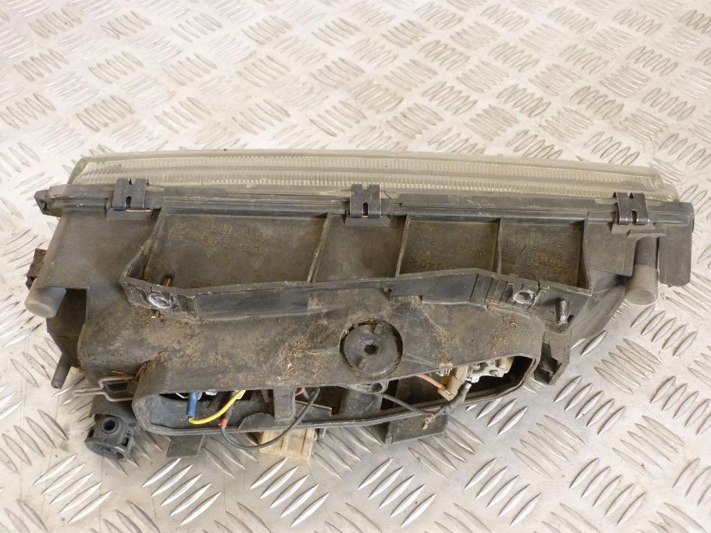 Svetlo predné ľavé Citroen Xantia r.v. 1993-1998 (poškodený 1 úchyt)