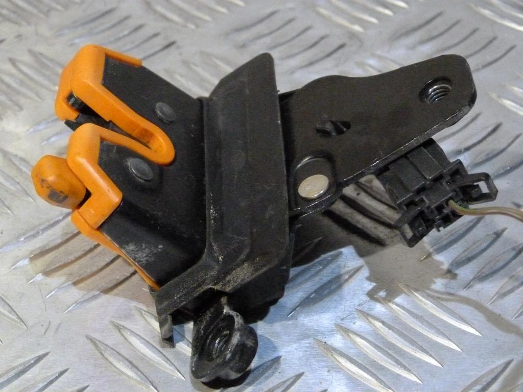 Zámok  zadnej kapoty Škoda Fabia COMBI I r.v. 99-08 6y9827501f