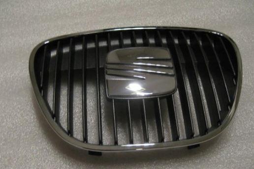 Mriežka Logo chróm Seat