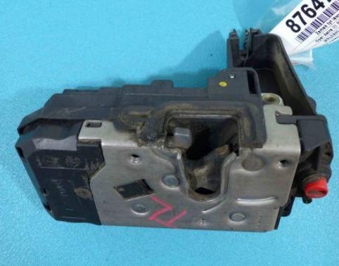 zámok zad ľavy 13210738 Opel Astra III H Combi