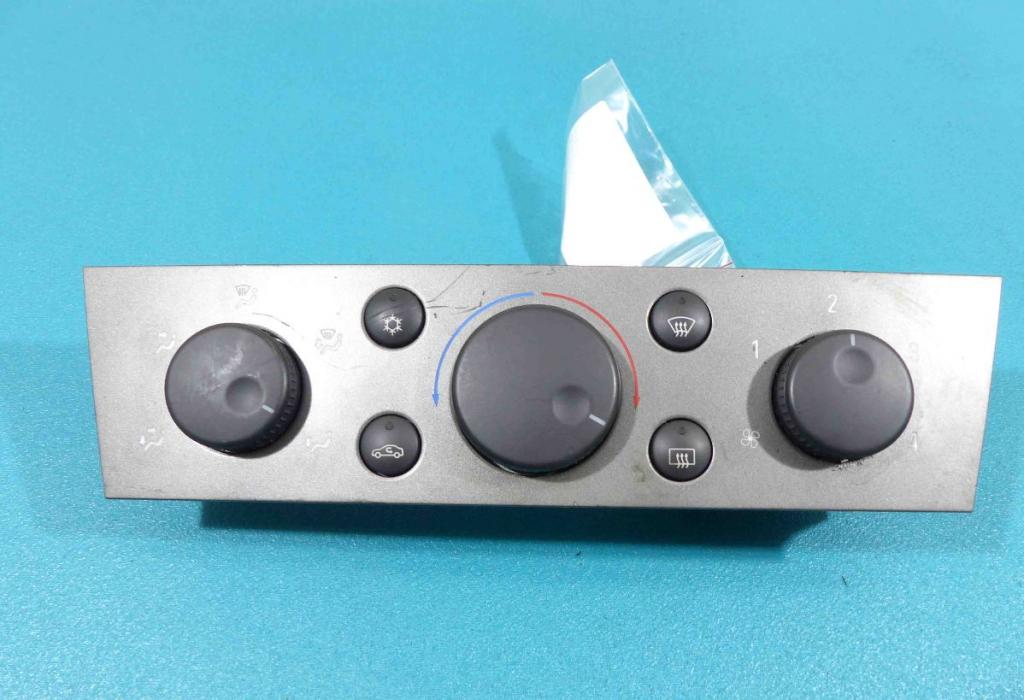 - Panel kúrenia Opel Vectra C 13138190