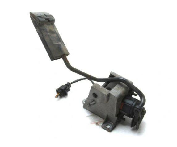 Potenciometer plynového pedálu Audi A6 C4 94-97 0205001032