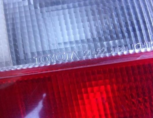 Toyota Carina E Kombi 92- světlo levá strana zadní část na kufr