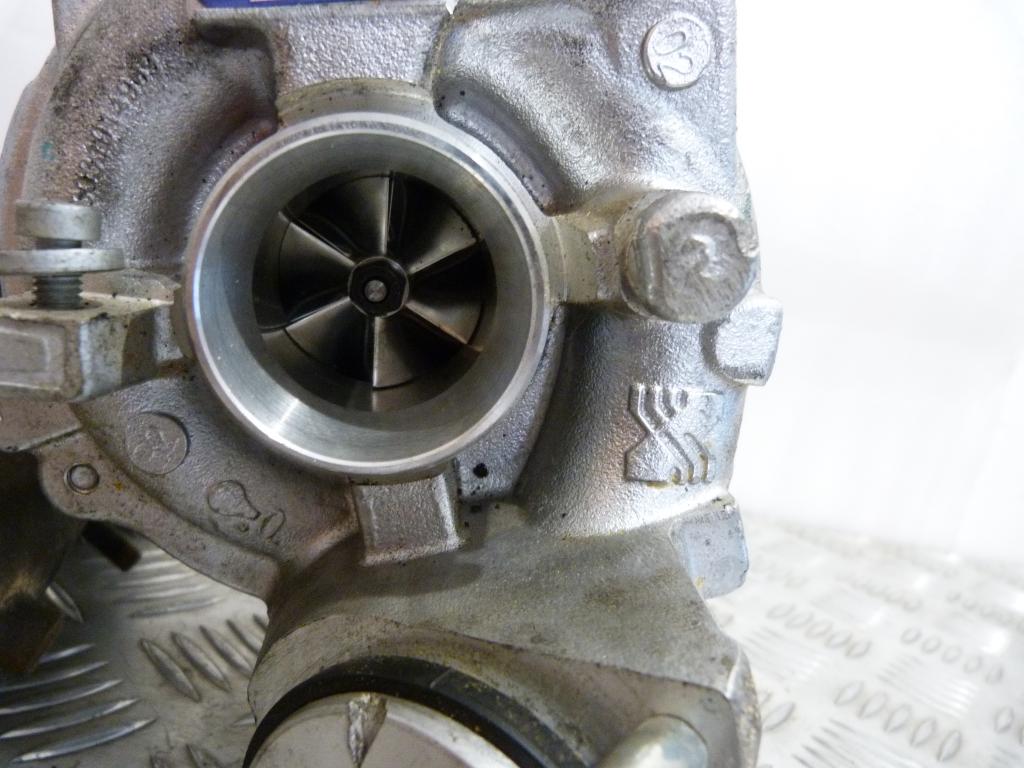 Audi A1, A3, Q3, Seat Altea, Alhambra, Leon, Škoda Octavia II, Superb II, Yeti, VW Caddy III, Golf Plus, Golf VI, Tiguan, Passat CC, Scirocco, Sharan, Jetta IV, Touran, Passat B7 2.0TDI   81kW, 100kW, 103kW 03l253056g poškodený obal regulácie turba, ohnut