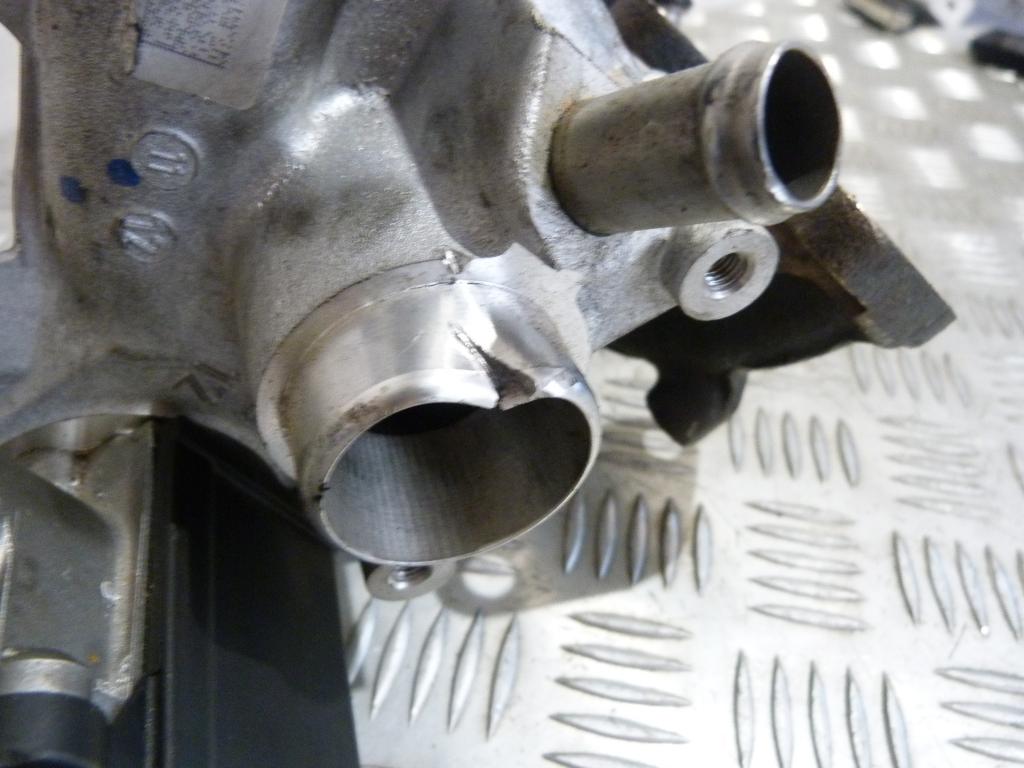 Turbodúchadlo Audi A1, A3, Seat Altea, Leon, Ibiza IV, Toledo IV, Škoda Octavia II, Fabia II, Roomster, Yeti, Rapid, VW Caddy III, Polo, Golf VI, Touran 1,2TSI 63kW, 77kW 03F145701K, (poškodený konektor regulácie turba, poškodená príruba hadice, turbo OK)