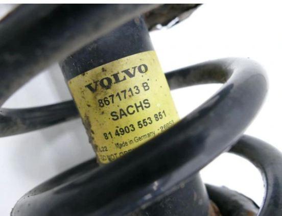 VOLVO XC70 V70 2.4 D5 Tlmič - pravy zad