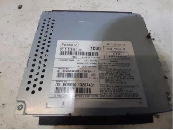 VOLVO V70 III RADIO 31328067AA