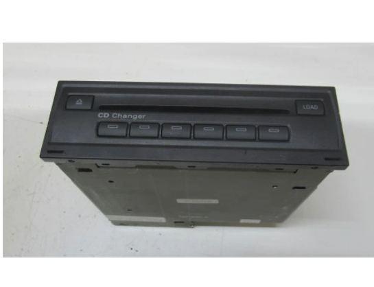 AUDI A6 C6 05 R Menič CD 4E0035111A