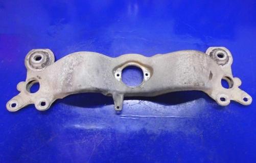 držák podpěra převodovky 2.0TDI AUDI A4 B7 B6