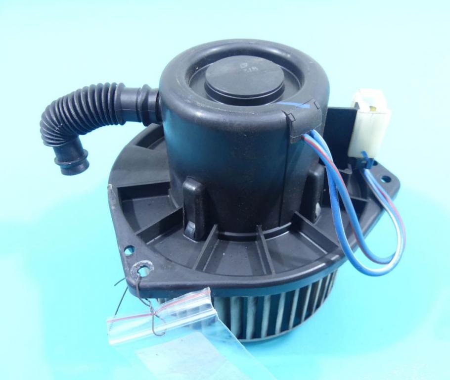 ventilátor vzduchu Nissan Primera P11