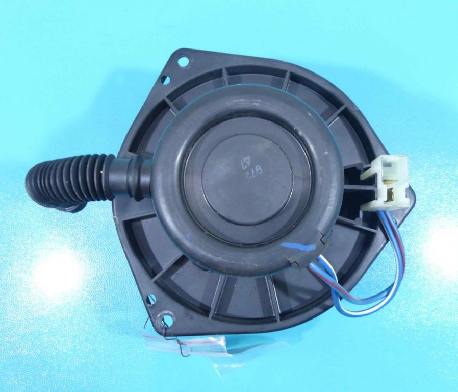ventilátor vzduchu Nissan Primera P11