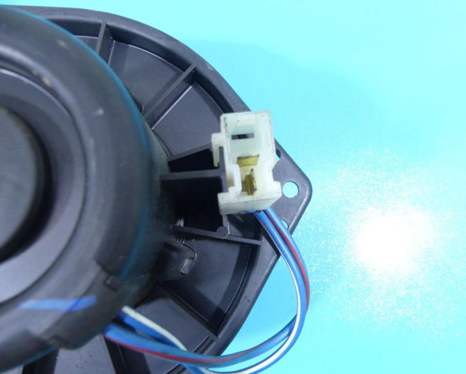ventilátor vzduchu Nissan Primera P11