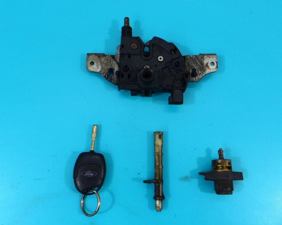 zámek kapoty   Ford Mondeo Mk3