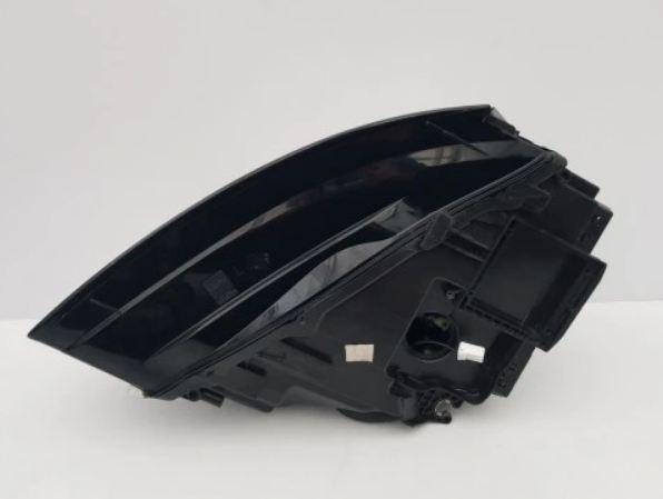 Svetlo ľavá strana BI XENON LED AUDI A5 S5 8T0