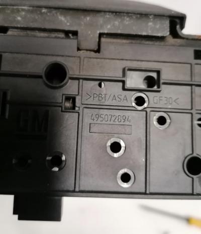 zámok dveří kufra OPEL VECTRA C 495072894