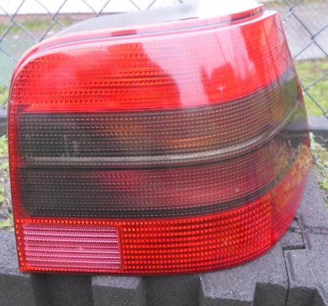 svetlo / reflektor Vw Golf IV  pravý zadné Hella
