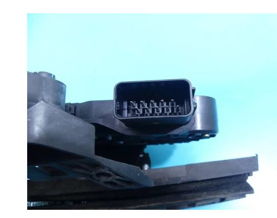 zámok predný pravy 10PIN 30699793 VOLVO V50