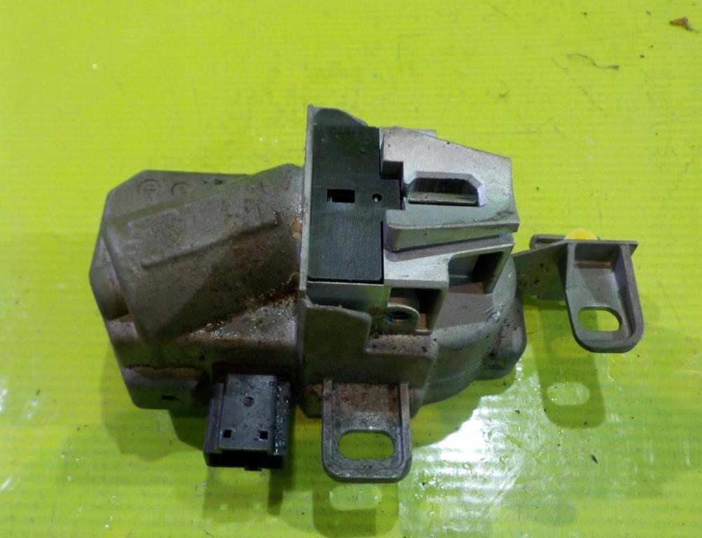 VOLVO V50 LIFT 08 blokáda řízení: 