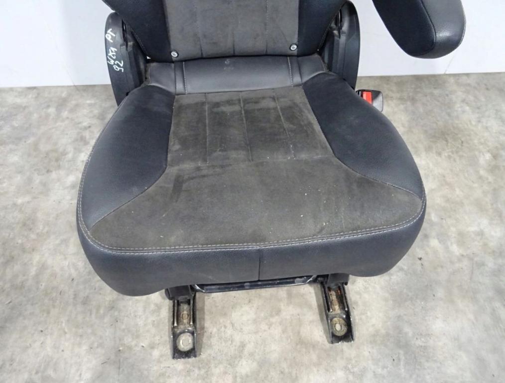 Sedadlo pravy zad 2 RIADOK: MERCEDES R W251 3.0 CDI