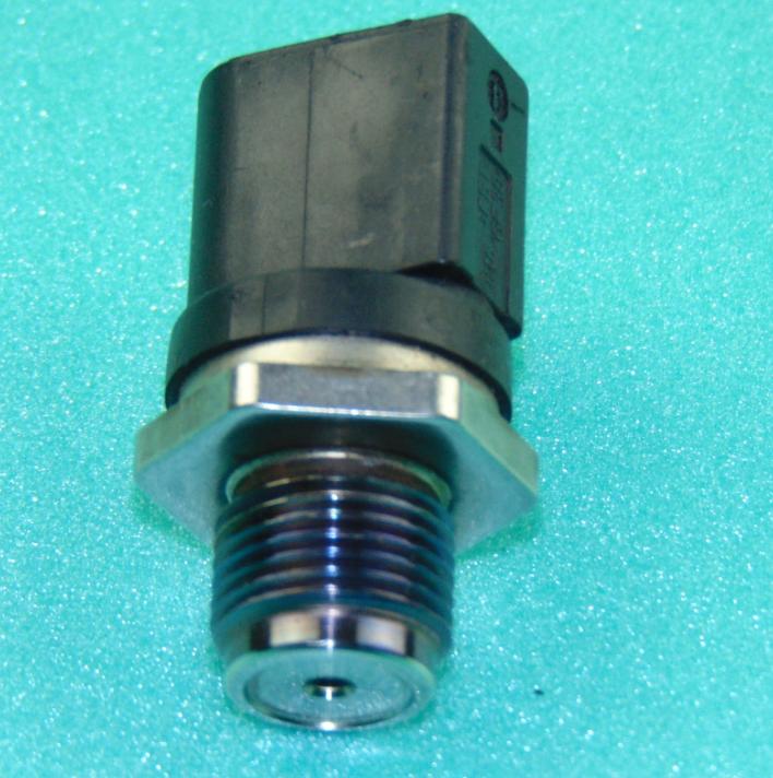 ventil senzor: tlaku paliva 0281002843