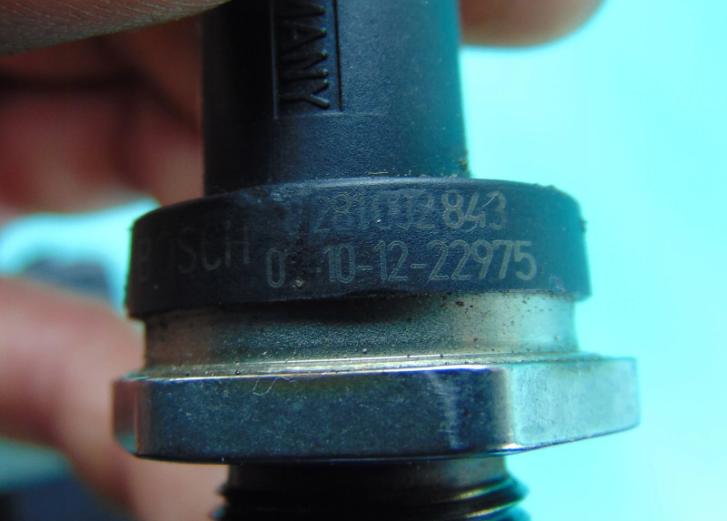 ventil senzor: tlaku paliva 0281002843