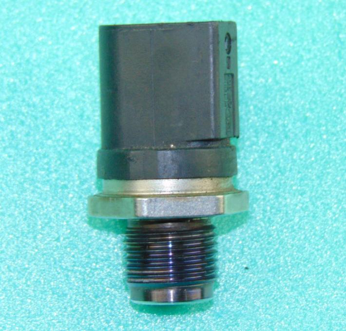 ventil senzor: tlaku paliva 0281002843