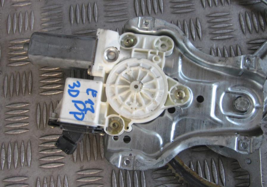 Mechanizmus okna 3D pravy predný 2.0 D4D COROLLA E12