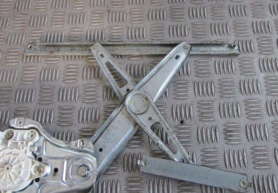 Mechanizmus okna 3D pravy predný 2.0 D4D COROLLA E12