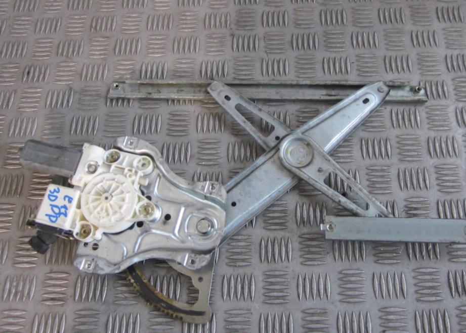 Mechanizmus okna 3D pravy predný 2.0 D4D COROLLA E12
