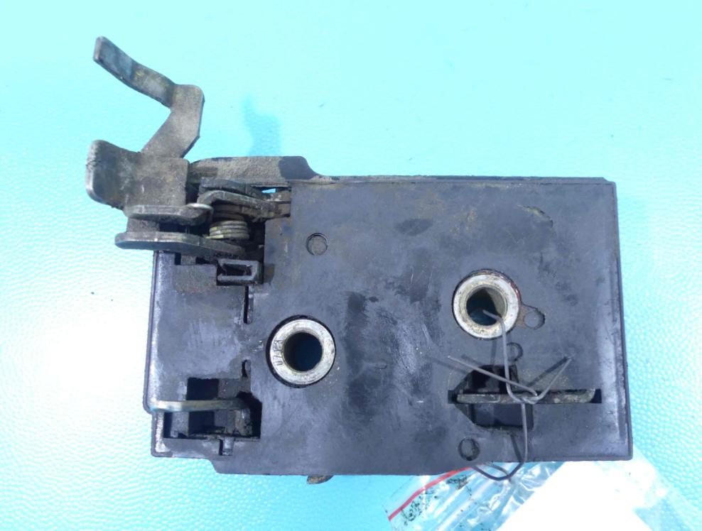 Vw Passat B4 zámok predné ľavý 357837015G
