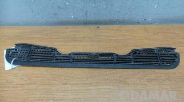 1977679 mří torpédo plast pod čelní okno BMW E36