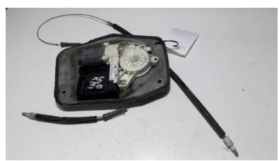 E840311202 Motorček okna pravy predný AUDI A3