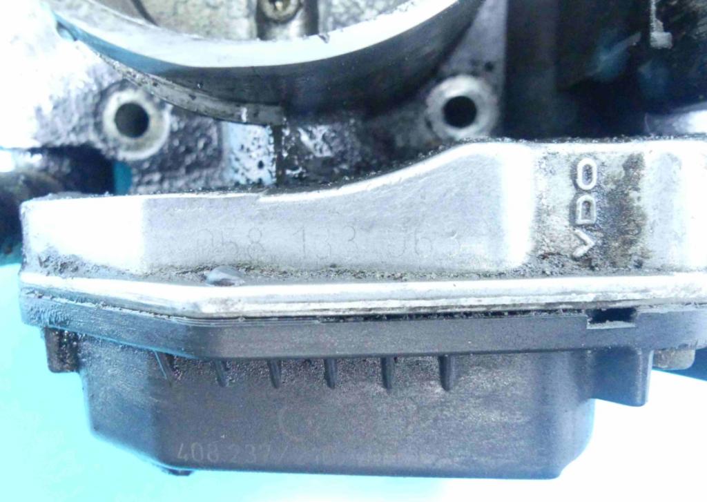 klapka 058133063 Audi A4 B5