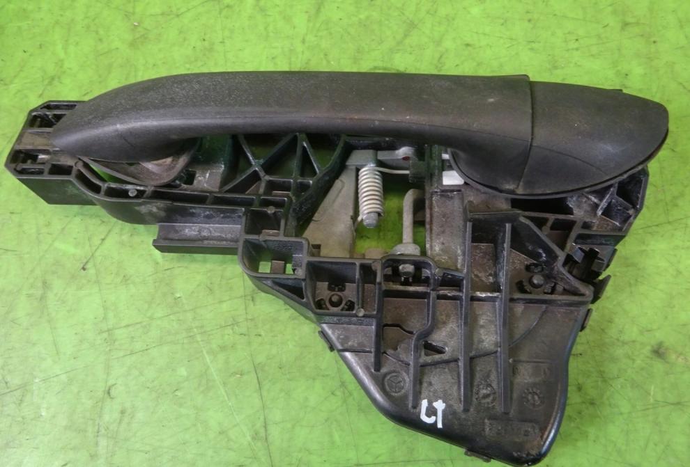 rukoväť ľavé zadná mimo: MERCEDES W169 05r