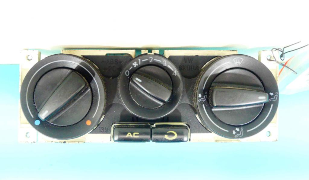 - panel kúrenia Škoda Octavia I 1.6 - 75KM,  HB,: 5d