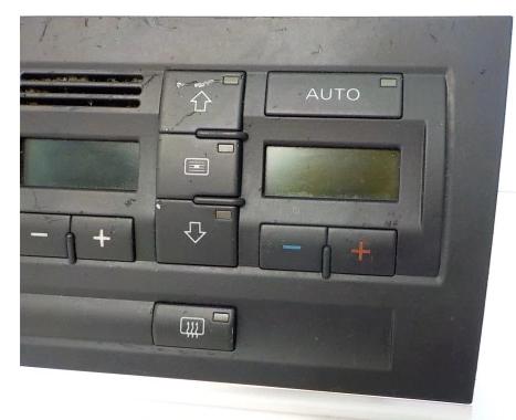 AUDI A4 B7 Panel kúrenia klimatizácie 8E0820043