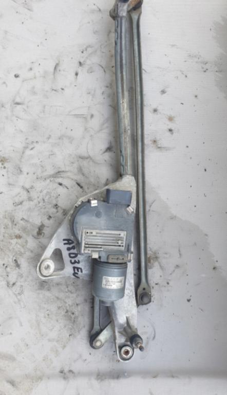 A8 D3 Mechanizmus Motorček stieračov 