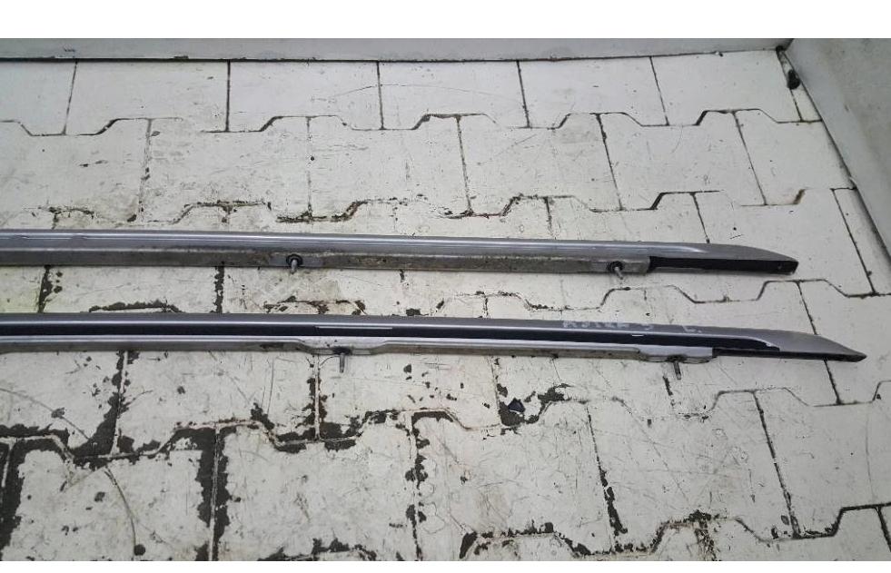 ŽELEZNICE: strieborná farba - ľavy pravy ASTRA H Combi