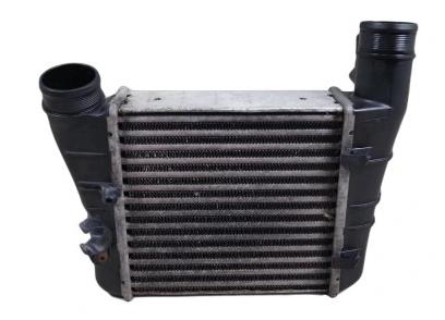 chladič intercooler AUDI A4 B7 04-08 2.0 TDI 