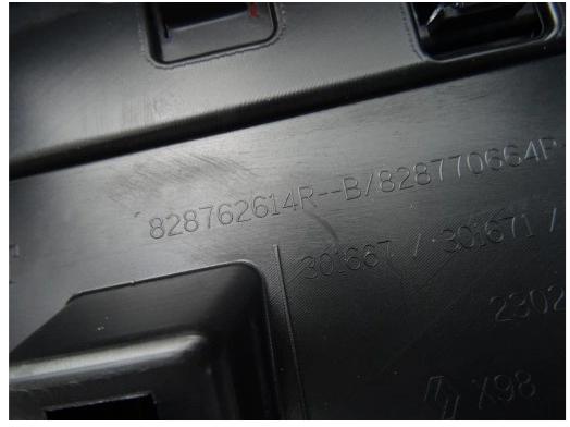 RENAULT CLIO IV lišta dveře zadní část pravá chróm PŮVOD:
