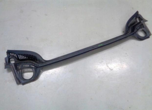 PEUGEOT 407 05 COUPE SPORT Torpédo, plast pod čelné okno 