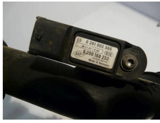 Trubka: intercoolera: 8200981498 Megane 3 III 1.5 DCI
