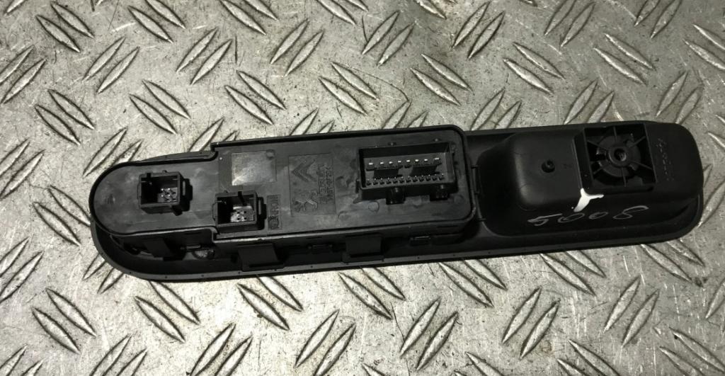 Panel okien I spätných zrkadiel PEUGEOT 5008 