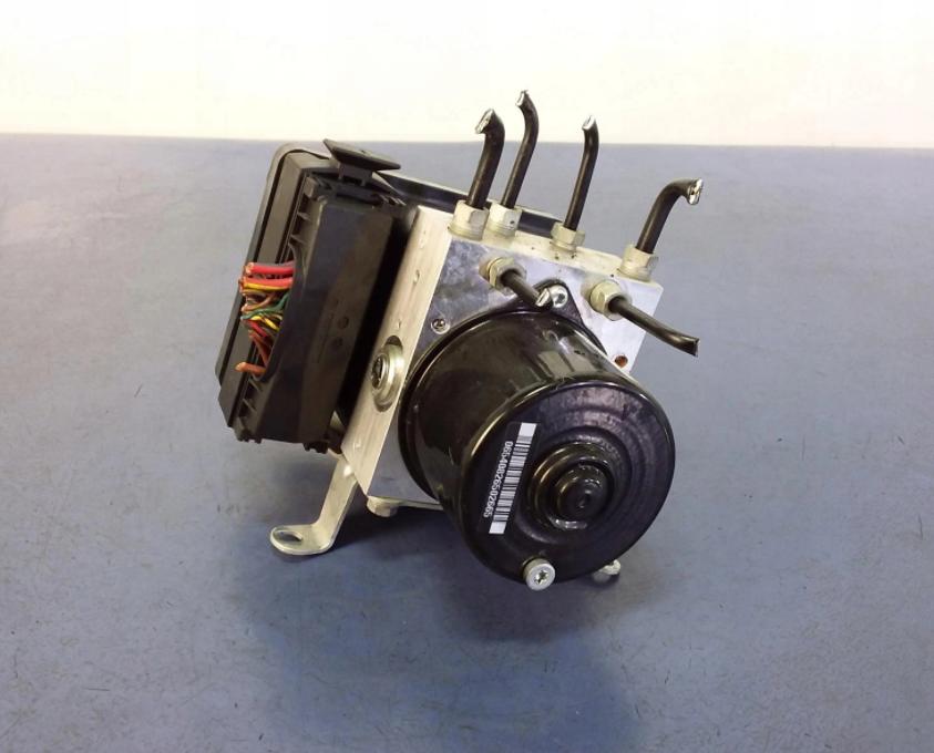 BMW 3 E90 2.0 B Pumpa ABS 6772213