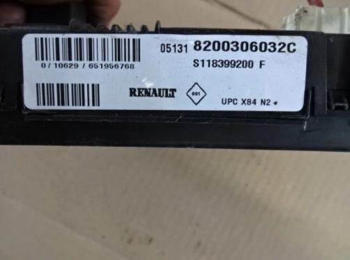 RENAULT MEGANE SCENIC II Modul UPC 8200306032C