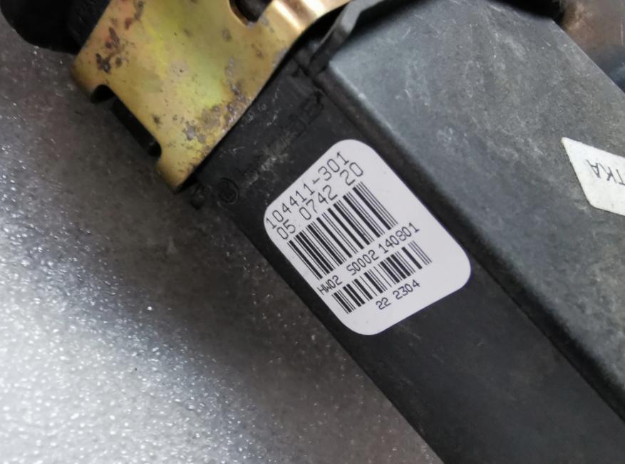 Mechanizmus okna ľavy predný SKODA OCTAVIA 104411301