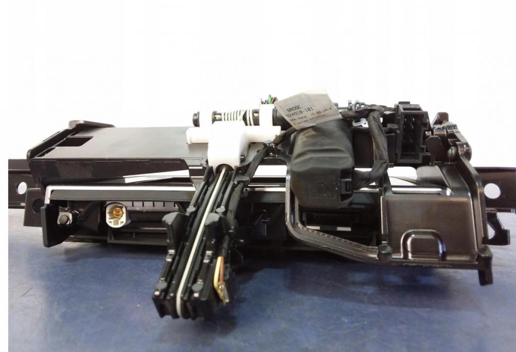 AUDI A6  Dislpej radia - GPS