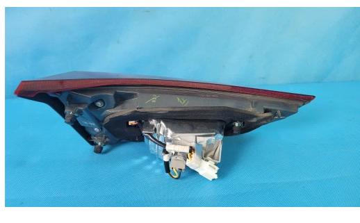 TOYOTA AURIS II Svetlo W kufor pravy zad 8158102880